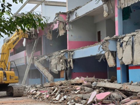 รับทุบอาคารเก่า